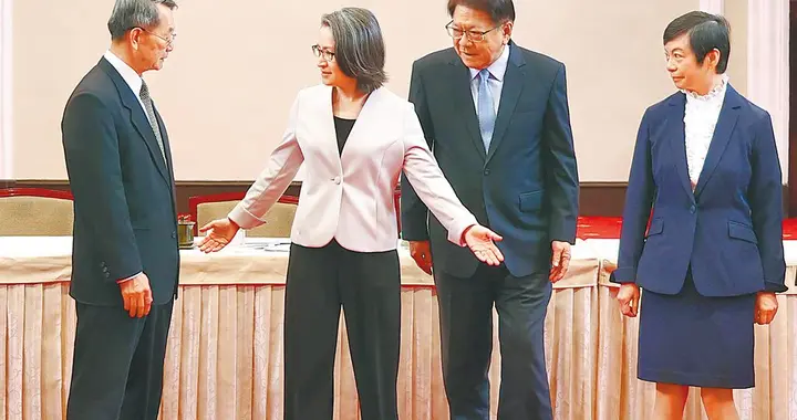 黄国昌高票胜出当选民众党主席,朱立伦:已第一时间表达祝贺
