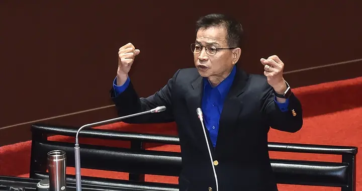 卢秀燕赴南投草屯帮蓝营候选人辅选,批民进党不谈建设只喊罢免