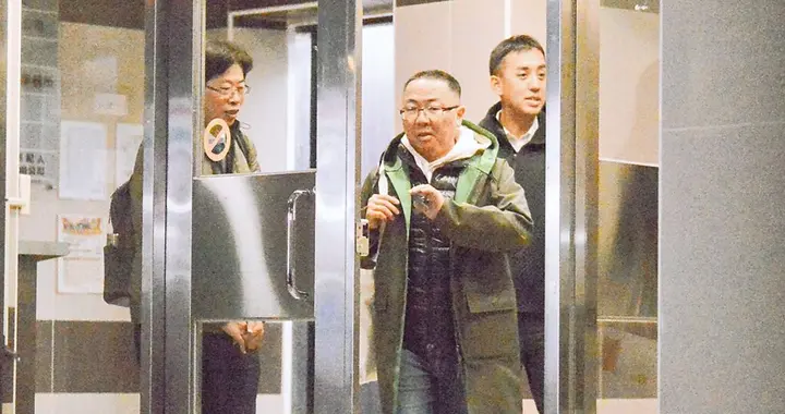 柯文哲探视父亲!陈佩琪赴看守所外见面,柯妈哭诉:已经是病危了