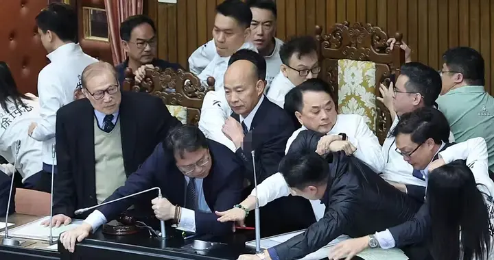 民众党主席补选政见会高雄登场,黄国昌:2028年拉下赖清德