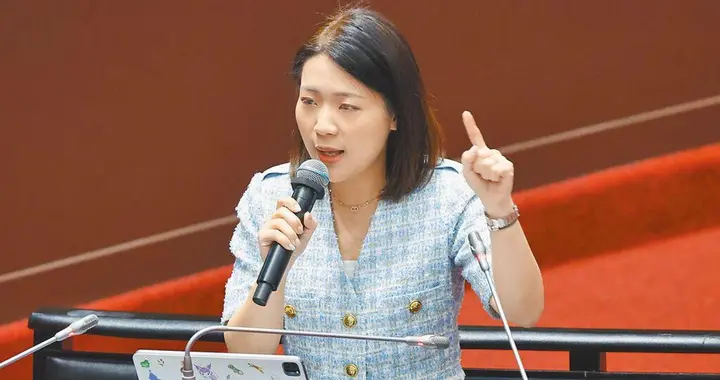 柯文哲家祭痛喊对不起父亲!哽咽称“狱中听见父过世,是我一生遗憾”