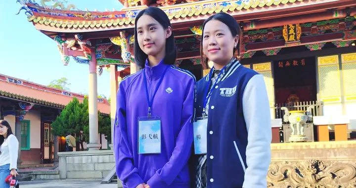 两岸亲子、闺蜜双人瑜伽庆女神节,在厦台青:运动中增进感情