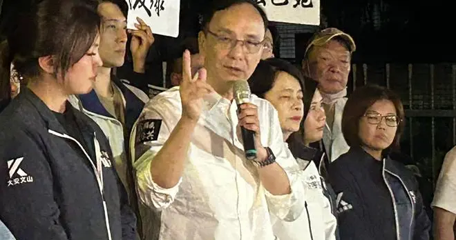 柯文哲暂解除禁见!庭讯时面色铁青称:“就这样,不要拜托别人”
