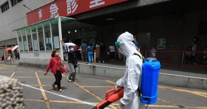 直捣泛绿选区反罢!徐巧芯现场发放仙女棒引支持者直呼不同意罢免