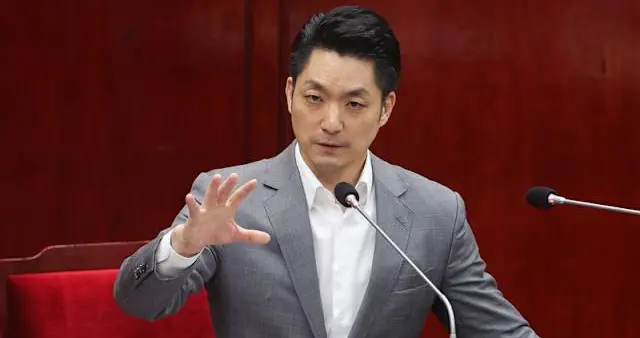 锺东锦吁国民党延后党魁选举,促赖清德打开死结别让台湾空转2年