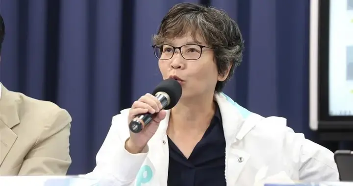 未来1个月台湾将陷入疯狂!前台南县长谈大罢免:内斗对竞争力不利