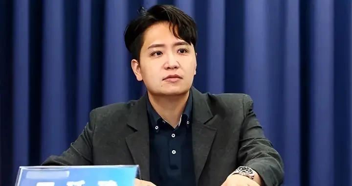 赵少康郝龙斌等大咖出面!罢吴沛忆补件将完成,民团喊话诉求团结