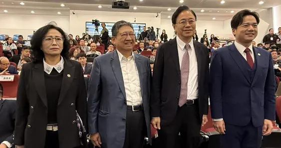 厦门台商叶永松回应:我为何当面呛赖清德“别闹事”