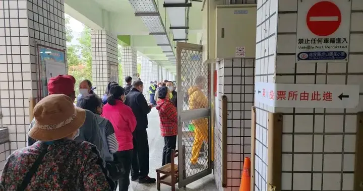 未来1个月台湾将陷入疯狂!前台南县长谈大罢免:内斗对竞争力不利