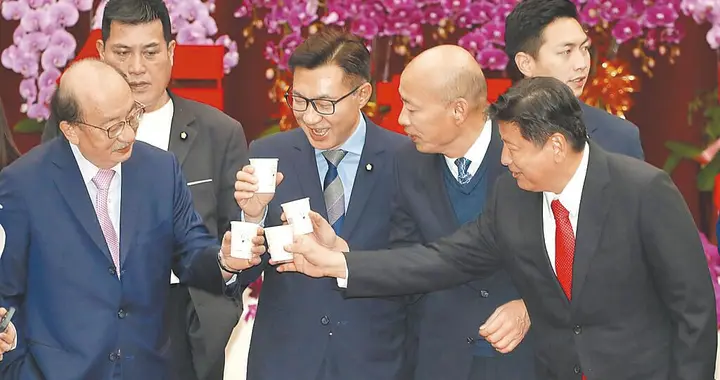 台当局对美提“梦幻军购清单”?张延廷:民众日常生活将深受其累