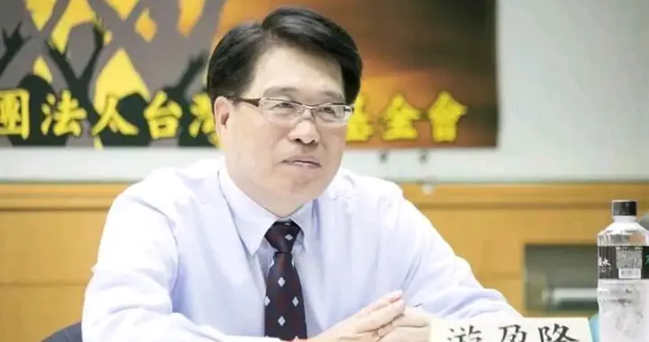 民进党大将李文忠传“好想你”歌曲骚扰女同事,台军方要查了