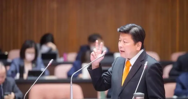 民进党高官视察急诊称拥塞已缓解,陈昭姿痛批作秀呼吁快下台