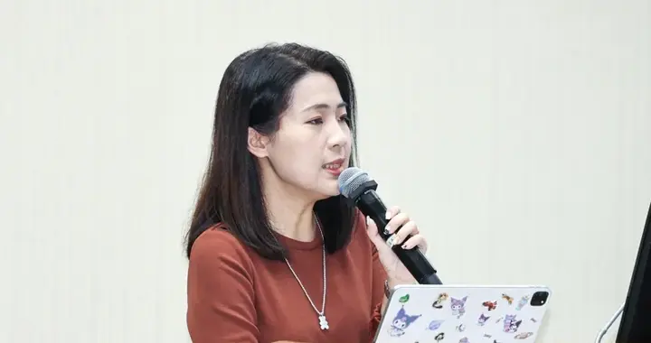 自称颜宽恒表弟、高举罢免牌扬言下架国民党,颜办:家族查无此人