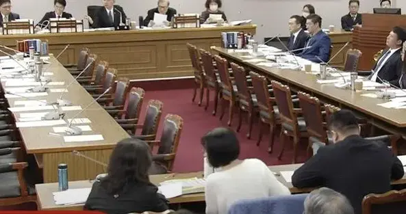 岛内最新民调出炉,力推“大罢免”后果,绿营民代满意度惨垫底!
