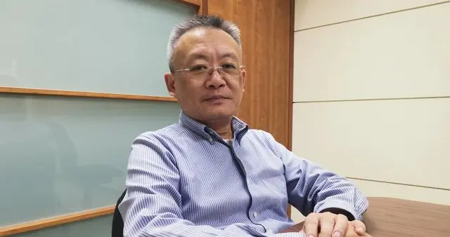 亲绿歌手大言不惭称“合法要饭”,国民党民代轰:拿台当局补助瓜田李下