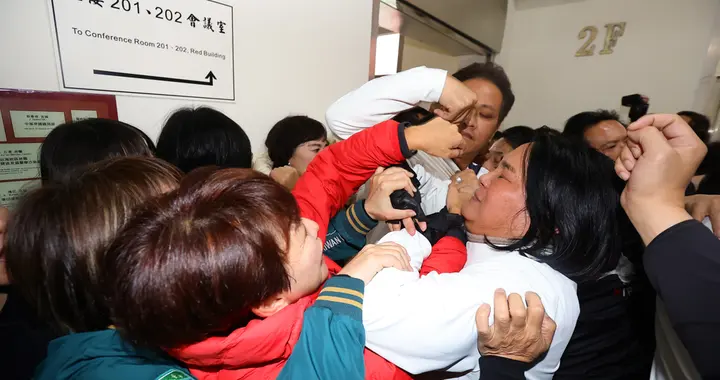 抢先曝光!赖清德最新民调下跌,沈富雄:跟大罢免关系很大