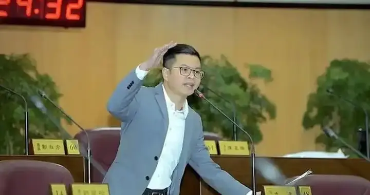 “黑熊学院”募款被疑贩卖“抗中”恐惧,侯汉廷痛批沈伯洋可耻