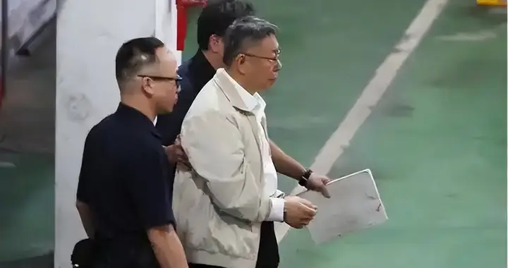 民进党在基隆有两名议员涉贪,国民党党部批绿营“双标”