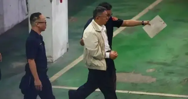 沈伯洋靠炒作“抗中”牟利!侯汉廷爆其拿美国官方资金并装进自己口袋