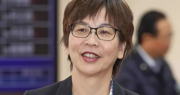 民进党当局又一名高官被爆霸凌:吃软薯会发飙,雨天逼幕僚下车走路