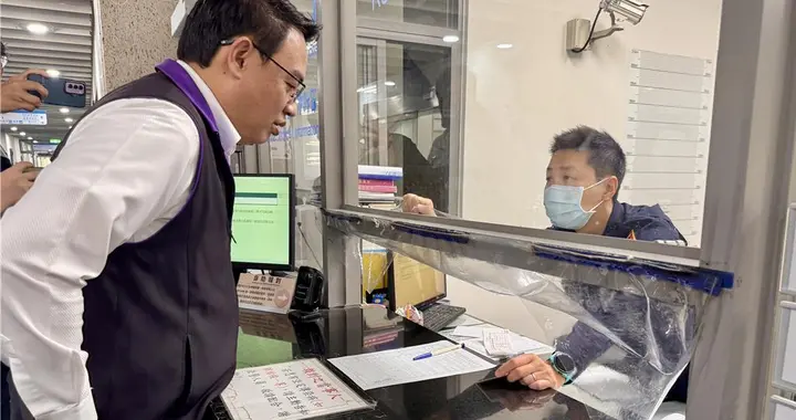 柯文哲竞选小物也算政治献金?白营怒轰:查赖清德的“赖桑小铺”