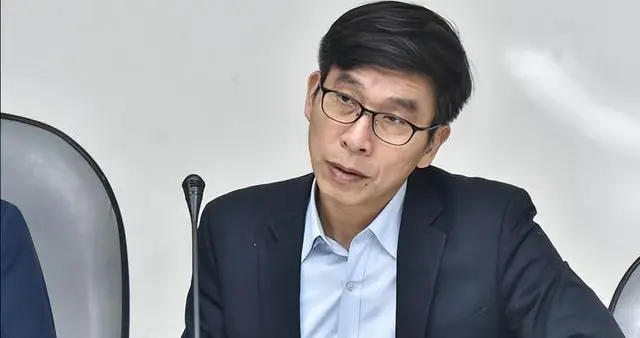 钟东锦向民进党喊话:“大罢免”像原子弹不能乱用,会相互毁灭