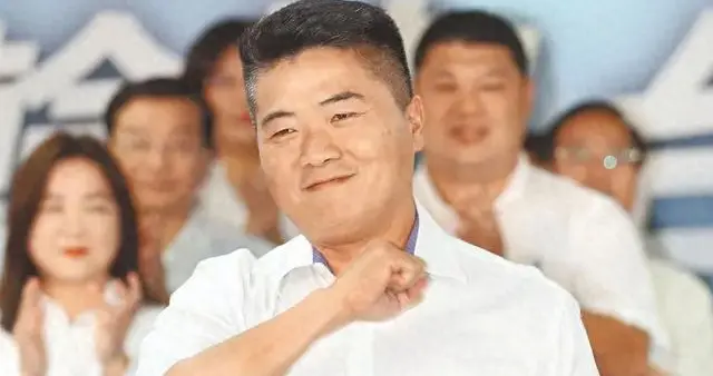 民进党大将李文忠传“好想你”歌曲骚扰女同事,台军方要查了