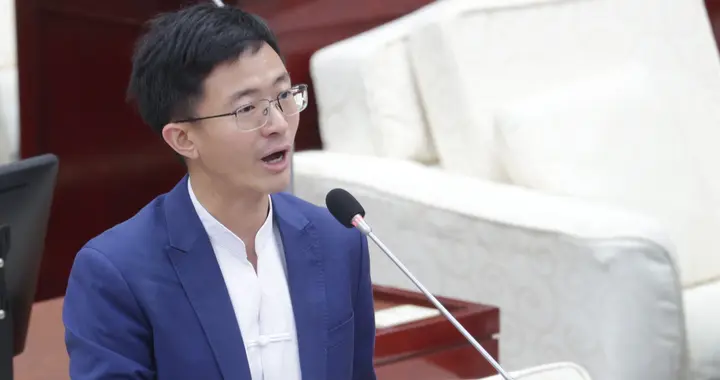 罢免徐巧芯沦为笑话?岛内最新街访,民众气炸轰“荒谬剧码”