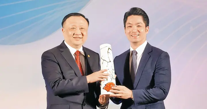 传卓荣泰领军宣讲助攻罢免,黄国昌喊话赖清德:是你授意的吗?