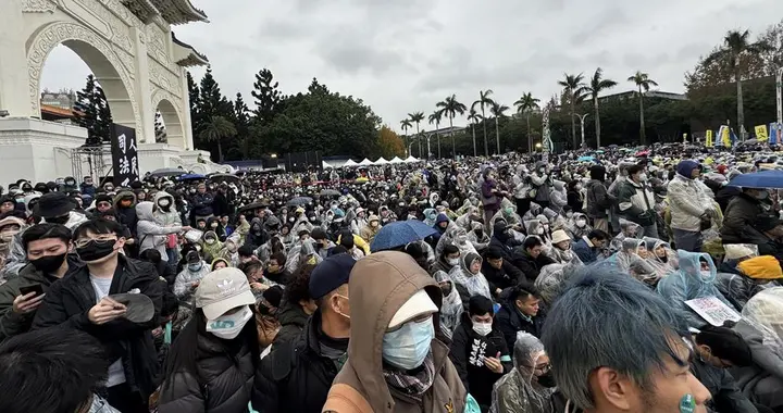“战斗蓝”挺卢秀燕选国民党主席?赵少康点名4人:韩国瑜也可以